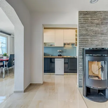 Marin Apartment *
